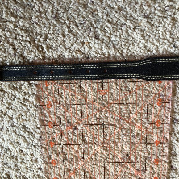 Black leather belt with silver accents size medium - Picture 5 of 6